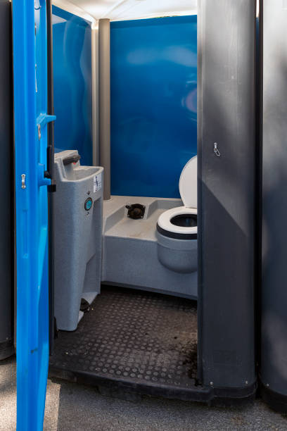 Best Portable restroom trailer rental  in Utica, NY